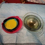 Lot Of Glass Nesting Bowls With Matching Lids Largest One 6.25 Inch G.tote. Fixed Price $12.99.