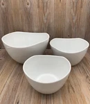 Set Of 3 B. Smith With Style Nesting Serving Bowls White Ceramic. Fixed Price $18.99.