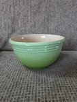 Le Creuset Green Mixing Bowl Large 4-5/8 Qt Kiwi. Fixed Price $199.99.