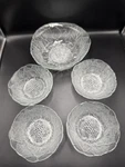Set Of 4 Arcoroc France Aspen Glass Embossed Leaf 6.5 Bowls W/ Lrg Serving. Fixed Price $55.00.