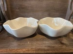 Gail Pittman Southern Living At Home Hospitality Cream Scalloped Bowl 40380. Fixed Price $17.99.