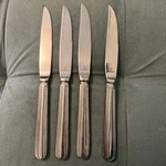 4 Fortessa Metropolitan Stainless Steak Knives Knife 18/10 Glossy Flatware. Fixed Price $19.99.