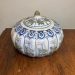 Oriental Vintage Grape Pattern Porcelain Ceramic Covered Pumkin Ginger Bowl. Fixed Price $34.00.