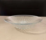 Beautiful Reed & Barton Soho Crystal Centerpiece Bowl. Fixed Price $30.00.
