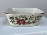 Longaberger Pottery Nature Garland Large Square Bowl Baker #31490 Poinsettias. Fixed Price $29.95.