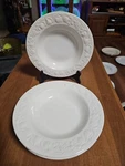 Windsor Browne WIB8 Fruit & Vine White Embossed Rim Soup Bowl Set Of Italy. Fixed Price $39.97.