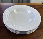 4 Oneida Wicker White Basket Weave 9" Bowls Rimmed Soup Cereal Pasta Euc. Fixed Price $21.00.