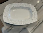 Williams-sonoma, Patrizi 10.5" Serving Bowl Embossed Poinsettia White IPZ6 Htf. Fixed Price $30.39.