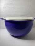 Tupperware Thatsa Mega Bowl 10 L/ 42 Cups-in Magenta/purple Lid White 5377A-1. Fixed Price $39.95.
