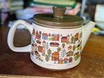 Vintage Japan Stoneware Country Village Nagoya Tea Pot & Lid R8188 Oven Proof. Fixed Price $65.00.