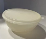Vintage Tupperware Wonderlier 2520A-1 Bowl Sheer W/ Lid #228-20 6 Cups. Fixed Price $8.96.