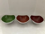 3 Simply Designz Handcrafted Enamel Aluminum 5 Bowl Starburst Green Red Orange. Fixed Price $19.99.