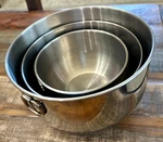 Faberware Nesting Metal Bowl Set With Thumb Rings. Fixed Price $17.00.