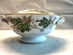 Noritake Daphne 5312 Sugar Bowl & Lid White Flowers Green Leaves Mint Condition. Fixed Price $9.99.