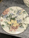 Oscar De La Renta Fine Ivory LF005 English Tapestry Floral Soup Bowl Japan. Fixed Price $20.00.