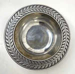 Wilton Armetale Laurelberry Pattern Pewter Serving Bowl 10.5 Wide 2.5 Tall. Fixed Price $35.00.