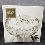 Mikasa Holiday Bloom 8.5 Christmas Serving Bowl Poinsettia & Holly Heavy Duty. Fixed Price $18.00.