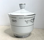 Wade Fine China Diane Sugar Bowl With Lid Japan SP38. Fixed Price $13.99.