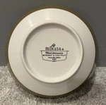 Mikasa Mediterrania Avocado Green 8.5" Pasta Salad Vegetable Serving Bowl Vtg. Fixed Price $27.00.