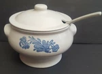 Pfaltzgraff Yorktowne Stoneware Soup Tureen Ladle Lid 7-160 Unused. Fixed Price $98.54.