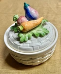 Vintage Fitz & Floyd "kitchen Harvest" Vegetable Basket Weave Covered Bowl Mint. Fixed Price $23.88.