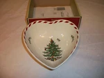 Spode Christmas Tree Peppermint Heart Bowl 8" New. Fixed Price $19.00.