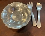 Wilton Armetale Stafford Pewter Salad Bowl With Serving Tongs 3 Piece Set. Fixed Price $30.00.