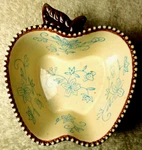 Temp-tations By Tara Floral Lace PPP-SQ-898706 Single Serve Apple Shape Bowl. Fixed Price $10.25.