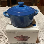 Le Creuset Cocotte W/ Lid 10CM Ombre Azure Blue Stoneware Bakeware In Box. Fixed Price $27.00.