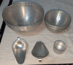 Vtg 5PC Mirro Aluminum Flower Salad Set 10" (4) 6.5" Usa, Extras. Fixed Price $29.99.