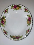 Royal Albert Old Country Roses Oval Open Vegetable Bowl Scalloped Edges 9 (used. Fixed Price $42.00.