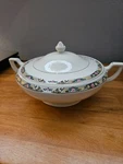 Mount Clemens Pottery Covered Serving Bowl " Mildred MTC2 Unmarked. Fixed Price $15.95.