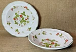 Vtg Hankook Strawberry HNK2 Scalloped Soup/cereal Bowl 7.25" Korea- Set Of. Fixed Price $19.99.