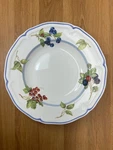 Villeroy & Boch Cottage 9" Large Rim Soup Bowl Berries Porcelain Germany. Fixed Price $25.00.