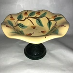 2002 Gail Pittman Scalloped Serving Bowl Dish Garden Of Gold W/pedestal Stand. Fixed Price $17.02.