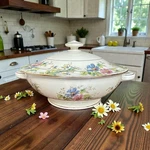 Vtg Thomas Ivory Bavaria Lidded Porcelain Serving Bowl Floral Motif & Gold Trim. Fixed Price $32.00.